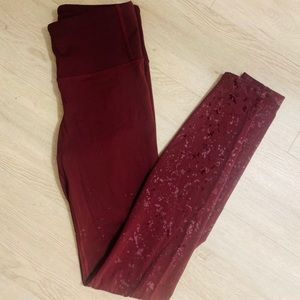 Lululemon Wunder Under Speckle Shine in Burgundy